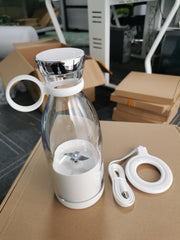 Portable Electric Mini Fruit Bottle Juicer Maker